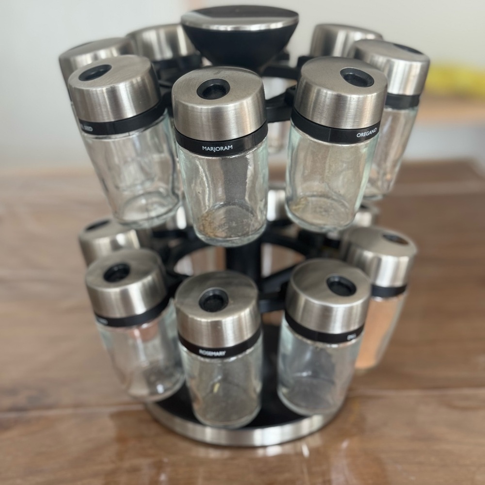 New Stainless Steel COLE & MASON CAMBRIDGE HERB & SPICE RACK 16 JAR CAROUSEL